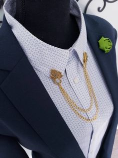 Looking for a unique and stylish accessory that can elevate your look and make you stand out from the crowd? Add a touch of nature and elegance to your outfit with this Elegant Leaf Collar Pin! It features a realistic leaf design that is made of high-quality alloy and steel. The leaf is attached to two gold chains that can be clipped onto your collar, lapel, blouse, or any other clothing item. This Elegant Leaf Collar Pin is completely customizable, so you can choose the length of the chains, th Elegant Leaf-shaped Jewelry For Formal Occasions, Elegant Leaf-shaped Formal Jewelry, Elegant Leaf-shaped Jewelry For Party, Elegant Leaf-shaped Party Jewelry, Sunflower Accessories, Chain Shirt, Shirt Clips, Formal Clothing, Collar Pin