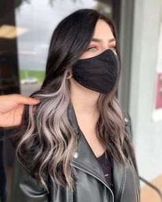 Peak A Boo Highlights Brunettes, Hair Color Ideas Trendy, Amazing Hair Color, Trendy Hair Color Ideas, Korean Hair Color, Hair Color Underneath, Peekaboo Hair, Hair Color Streaks, Easy Hairstyle