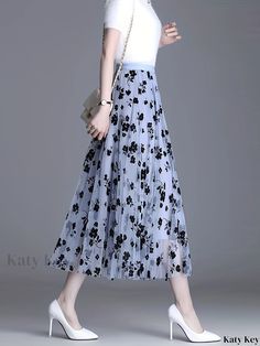 Katykey - Womens Spring/Summer Casual High-Waisted Floral Pattern Layered Skirt: A Chic Addition to Your Wardrobe Fall Care, Elegant Fabric, Layered Skirt, Style Elegant, Spring And Fall, Summer Casual, Types Of Printing, Floral Pattern, Weaving