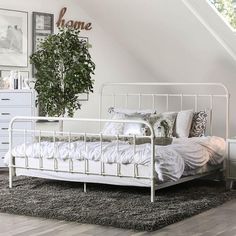 Iria CM7701WH Bed By Furniture Of AmericaBy sofafair.com Transitional Bed, White Queen Bed, Eastern King Bed, Spindle Bed, California King Bedding, Beds And Headboards, Ornate Furniture, Teen Bedding, Beds & Bed Frames