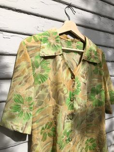 You'd look cool as hell sporting this vintage Hawaiian shirt on your next tropical vacation! Handmade Candle Holders, Vintage Hawaiian Shirts, Vintage Hawaiian, Green Vintage, Tropical Vacation, Denver Co, Handmade Candles, Look Cool, Hawaiian Shirt