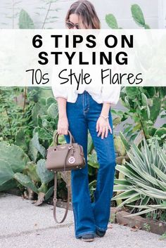 Flares Summer Outfit, Loose Flare Jeans Outfit, Flared Jeans Casual Outfit, Flare Jeans With Button Down Shirt, Ultra Flare Jeans Outfit, Styling Flare Jeans Winter, High Rise Flare Jeans Outfits Fall, High Rise Flare Jeans Outfits Winter, Spring Outfits Flare Jeans