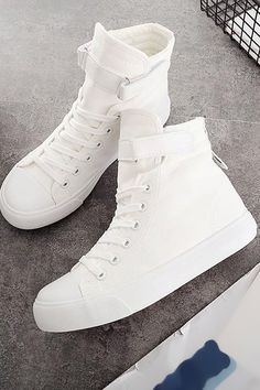 With stylish design and timeless high-top design,high top sneakers for women are perfect for wearing with skirts, jeans, t-shirts and long sleeves, which completely meets all season wearing scene.And you can enjoy walking, running, hiking or partying in these shoes! White High Top Shoes, Slouch Socks, White High Tops, Skirts Jeans, Life Aesthetic, Sneakers For Women, Pretty Clothes, Top Design, High Top Shoes