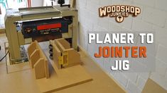 a woodworking machine with the words planer to join jig in front of it