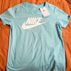 Baby Blue Nike T. Nwt Nike Azul, Nike Shirts Women's, Colourful Wallpaper, Maroon Shorts, Wishlist 2024, Usa Soccer Women, Tops Nike, Nike T, Nike Tennis