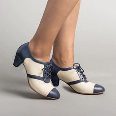 Category:Oxfords,Pumps; Upper Materials:Suede; Season:Spring   Fall,Winter; Heel Type:Kitten Heel; Gender:Women's; Toe Shape:Pointed Toe; Style:Luxurious,Elegant,Vintage; Heel Height(inch):1-2; Outsole Materials:Rubber; Occasion:Outdoor,Party; Closure Type:Loafer; Pattern:Solid Color; Listing Date:09/27/2023; 2024 Trends:Vintage Shoes,Plus Size,Brogue; Foot Length:; Foot Width:; SizeChart1_ID:2:184043; Heel Height:Mid Heel Oxford Shoes Heels, American Duchess, Black And White Heels, Black And White Shoes, Oxford Blue, Oxford Heels, Blue Heels, Suede Loafers, Kitten Heel