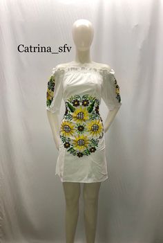 Blanket dress with machine-embroidered sunflowers with 100% cotton silk thread Mexican dress, handmade dress, sunflower dress, off the shoulders dress, typical dress, the perfect dress for a Mexican party or any other event Summer Floral Embroidered Off-shoulder Dress, Summer Off-shoulder Dress With Floral Embroidery, Summer Off-shoulder Floral Embroidered Dress, Off-shoulder Floral Embroidered Summer Dress, Bohemian Off-shoulder Dress With Floral Embroidery, Bohemian Embroidered Off-shoulder Summer Dress, Bohemian Off-shoulder Embroidered Summer Dress, Yellow Folk Dress For Spring, Summer Sunflower Print Short Sleeve Dresses