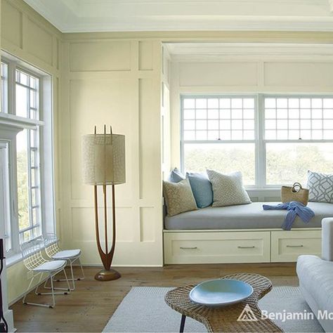 Benjamin Moore Color..."man on the moon."  A warm cream, the color of a magnolia petal. Halo Oc, Best Blue Paint Colors, Color Vison, Bavarian Cream, Color Combinations Paint, Small Family Room, Best White Paint, Blue Paint Colors, Green Paint Colors