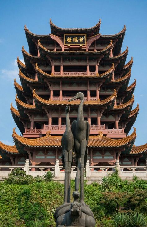 Yellow Crane Tower, China Temple, Asian Architecture, Awesome Places, Chinese Architecture, East Asia, Chinese Culture, Beautiful Buildings, Holiday Destinations