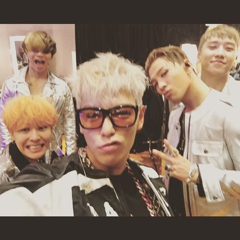 Big Bang selfie on TOP's instagram G Dragon Top, Top Choi Seung Hyun, Vip Bigbang, Gd Bigbang, G-dragon, Top Bigbang, Fantastic Baby, Choi Seung Hyun, Brand Reputation