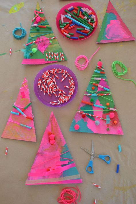 Christmas Crafts To Sell Handmade Gifts, Christmas Art For Kids, Cardboard Christmas Tree, Christmas Crafts For Toddlers, Christmas Crafts To Sell, Christmas Crafts For Kids To Make, Christmas Tree Crafts, Preschool Christmas, Easy Christmas Crafts