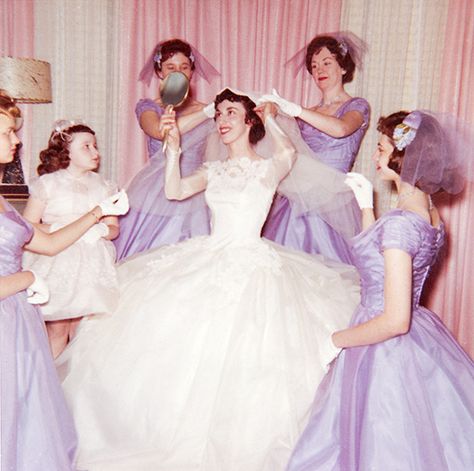 Old Wedding Photos, Vintage Wedding Inspiration, Vintage Bridesmaid Dresses, Vintage Bridesmaids, Vintage Wedding Photography, Vintage Wedding Photos, Wedding Gowns Vintage, Vintage Inspired Wedding, Vintage Bride