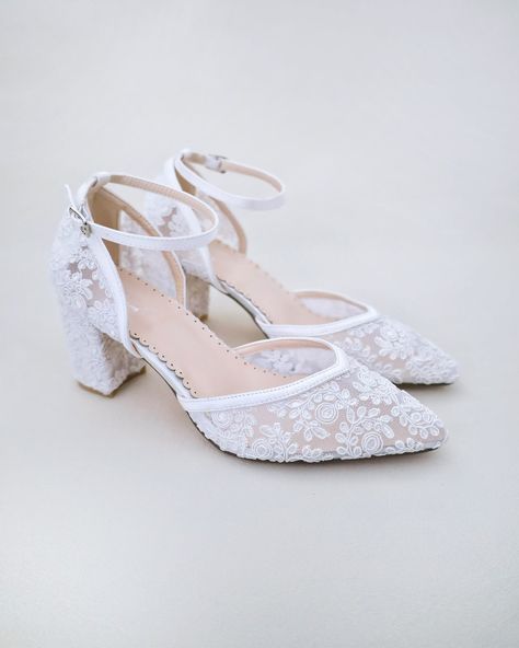 Lace Block Heel For Weddings Wedding Short Heels, Bridal Shoes Block Heel, Block Heels Outfit, White Lace Heels, Comfortable Wedding Heels, Shoes Block Heels, Bridal Shoes Wedges, Shoes For Brides, Pearl Heels