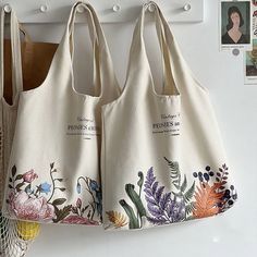 Canvas Bag Aesthetic, Diy Tote Bag Design, Painted Canvas Bags, Handpainted Tote Bags, Desain Tote Bag, Sacs Tote Bags, Sac Tote Bag, Tas Mini, Handmade Fabric Bags