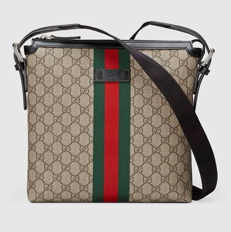 Gucci Messenger Bags, Gucci Belt Bag, Pochette Louis Vuitton, Sacs Design, Gucci Mini, Gucci Logo, Gucci Shoulder Bag, Bags Aesthetic, Messenger Bag Men