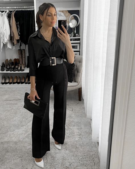 Women Black Button Up Outfit, Black Button Up Work Outfit, Black Pants Heels Outfit, Black Shirt Office Outfit, Black Shirt Women Outfit Classy, Black Pants With Heels Outfit, Satin Black Shirt Outfit Women, Black Satin Button Up, Wide Black Belt Outfit