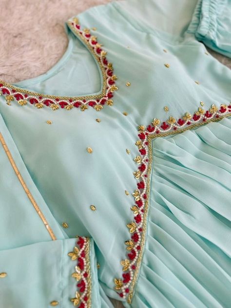 Palazzo Kurta, Designer Dupatta, Latest Embroidery Designs, Pakistani Women, Stylish Kurtis Design, Latest Dress Design, Kids Frocks Design, Pastel Designs, Half Saree Designs