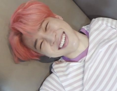 Jimin Pink, Jimin Pink Hair, Bts Bomb, Pink Hair Clips, Mv Video, Jimin Selca, Bts Birthdays, Bangtan Bomb, Fan Fiction