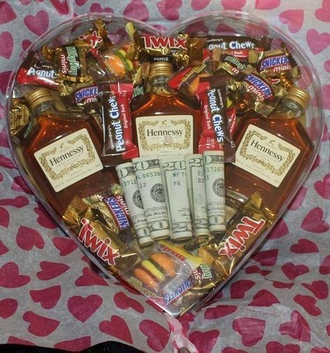 Fathers Day Gift Basket Ideas, Gift Basket Ideas For Men, Fathers Day Gift Basket, Boyfriend Gift Basket, Valentine Gift Baskets, Valentine Baskets, Apple Fritter, Valentine's Day Gift Baskets, Valentines Gift Bags