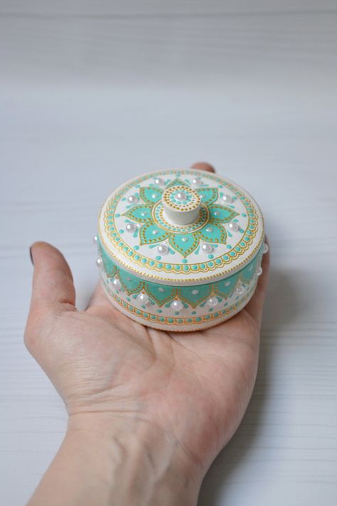 Painting Wood Boxes Ideas, Product Moodboard, Diy Trinket Box, Ring Boxes Diy, Painted Mirror Art, Hand Painted Wooden Box, Mandala Dotting, Engagement Ring Holders, Painted Wooden Boxes