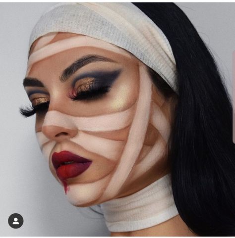 Womens Mummy Makeup, Halloween Makeup Cleopatra, Scream Halloween Makeup, Scary Mummy Makeup, Make Up Halloween Mujer, Hallowen Ideas Makeup, Beetlejuice Halloween Costume, Beautiful Halloween Makeup, Halloween Makeup Witch