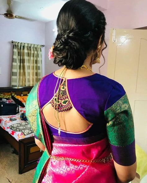 Blouse designs Banarasi Saree Blouse, Silk Saree Blouse Designs Patterns, Blouse Designs High Neck, Boat Neck Blouse Design, New Saree Blouse Designs, Saree Blouse Neck Designs, Cutwork Blouse Designs, Blouse Back Neck Designs, New Blouse Designs