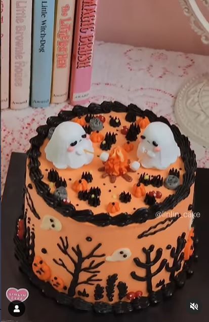 Cute Halloween Cakes, Spooky Cake, 25th Birthday Cakes, Halloween Baking, Cute Baking, Halloween Cake, Fake Cake, Dessert Decoration, Gorgeous Cakes