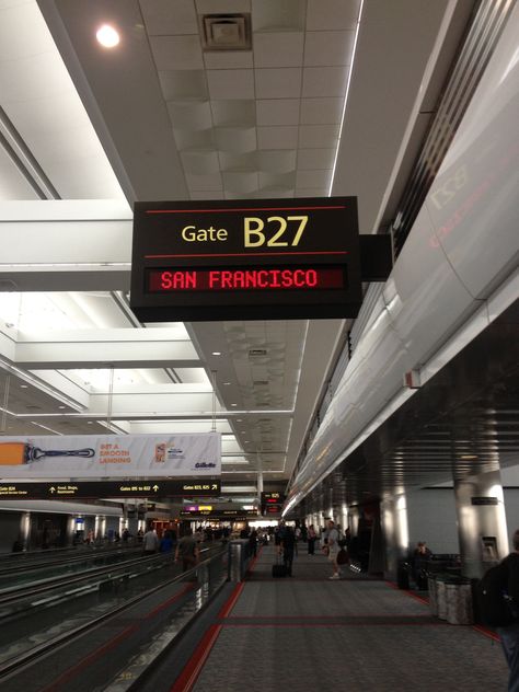 San Francisco Airport Aesthetic, San Diego Airport, City Aesthetics, Trip To San Francisco, America Trip, San Francisco Airport, Airport Aesthetic, Cali Life, Summer 2025