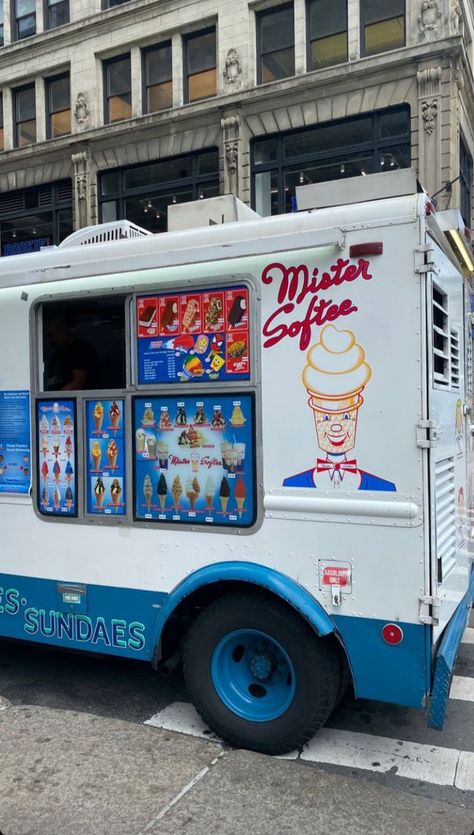 Mr Softee Ice Cream Truck, Vintage Ice Cream Truck Aesthetic, Ice Cream Truck Aesthetic, Quince Extras, Ice Cream Truck Ideas, Mister Softee Ice Cream Truck, Vintage Ice Cream Truck, New York Ice Cream, Frosty Ice Cream