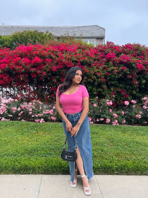 Pink Top And Denim Skirt Outfit, Denim Long Skirt Outfit Summer, Denim Skirt With Heels, Pink Denim Skirt Outfit, Blue Denim Skirt Outfit, Long Denim Skirt Outfit Summer, Cute Outfit Ideas For Summer, Long Summer Outfits, Denim Skirt Long