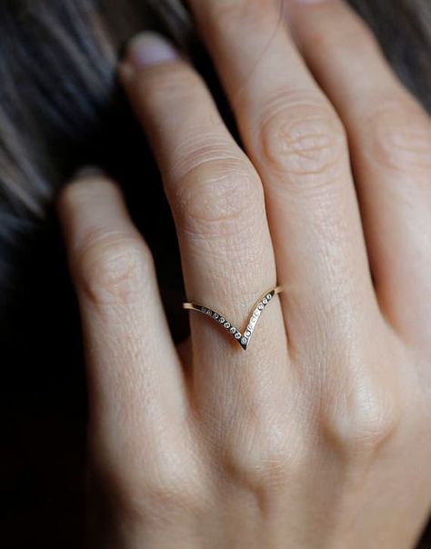 V Ring, Gold Finger Rings, Quartz Engagement Ring, Small Weddings, Gold Rings Simple, Gold Rings Fashion, Gold Ring Designs, Gold Rings Jewelry, Chevron Ring