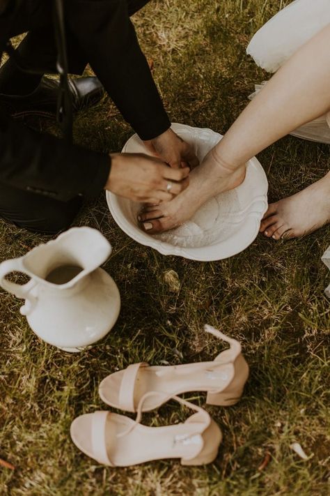 Footwashing Ceremony Wedding, Wedding Washing Feet Ceremony, Washing Feet Wedding, Washing Feet Wedding Ceremony, Cute Wedding Traditions, Backyard Wedding Pictures, Barefoot Wedding Ideas, Washing Feet At Wedding, Christian Wedding Traditions