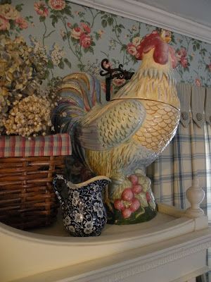 Cynthia's Cottage Design: Thank you! Kitchen Hutch Top! Cozy French Country Living Room, Country Deco, Hutch Top, Decor Makeover, Redecorating Ideas, French Country Living, Cozy Cottages, Country Rooster, Ceramic Rooster