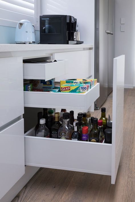 Behind one cupbord door are another two "hidden" drawers. So easy to use and maximises every bit of space. Bar Drawers, Kitchen Organiser, Kitchens Design, Entertainment Units, Kitchen Organizer, Entertainment Unit, Auckland, Kitchen Organization, Wine Rack