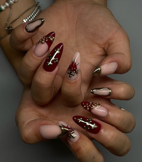 Red and gold nails 🤞🏼💋 #nails #nailart #rednails #swardnails #crazynails #almondnails #nailinapo #gelnails #nailinspiration Gold And Red Nails, Red And Gold Nails, Crazy Nails, Gold And Red, Gold Nails, Nails Nails, Red And Gold, Nails Nailart, Almond Nails