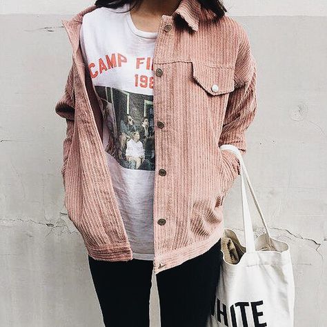 @JolieMenteuse Mode Tips, Blazer Outfit, Jacket Outfit, Outfit Trends, Mode Inspo, Designer Shorts, Corduroy Jacket, Looks Style, Mode Inspiration