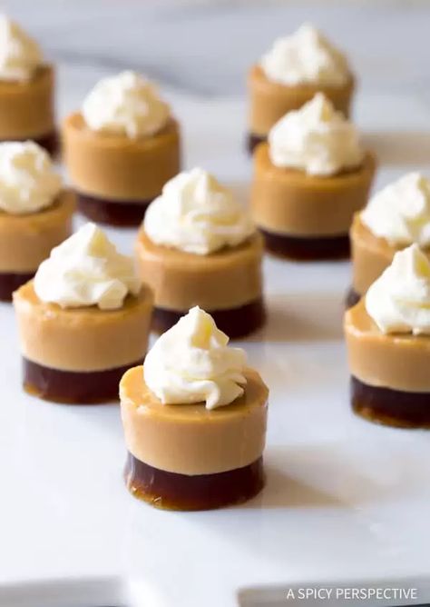 Baileys Jello Shot Recipe #ASpicyPerspective #BaileysIrishCream #BaileysDrink #Liqueur #StPatricksDay #StPaddysDay #JelloShots #JelloShotRecipe #HowToMakeJelloShots Irish Cream Jello Shots, Cream Jello Shots, Cream Jello, Jello Shots Recipe, Baileys Recipes, Jelly Shots, Alcoholic Desserts, Key Lime Cheesecake, Booze Cruise