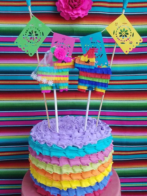 Mexican Bridal Shower Cake, Mexican Engagement Party Ideas, Mexican Themed Hens Party, Fiesta Engagement Party Decorations, Bridal Shower Fiesta Theme, Mexican Theme Engagement Party, Taco Wedding Shower Theme, Bridal Shower Mexican Theme, Final Fiesta Bridal Shower Ideas