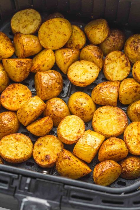 Potatoes In Air Fryer, Air Fryer Roast, Air Fryer Potatoes, Air Fry Potatoes, Air Fryer Oven Recipes, Air Fry Recipes, Ranch Dip, Roast Potatoes, Air Fryer Dinner Recipes