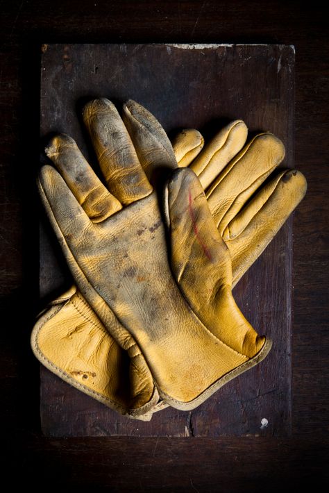 Country Closet, Gloves Aesthetic, Diy Leather Working, Working Gloves, Red Leather Gloves, Raised Ranch, Leather Work Gloves, Mechanic Gloves, Cleaning Gloves