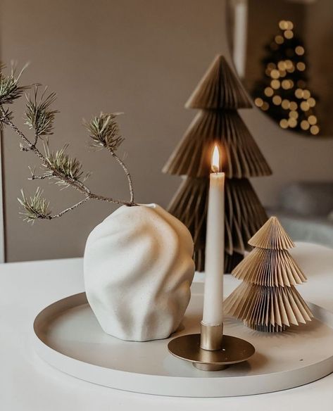 Modern Holiday Centerpiece, Japandi Holiday Decor, Cb2 Christmas Decor, Japandi Christmas Tree, Minimal Christmas Table Decor, Scandinavian Winter Decor, Minimal Christmas Decorations, Japandi Christmas Decor, Christmas Aesthetic Minimalist