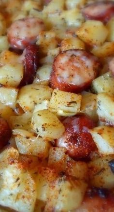 Oven Roasted Smoked Sausage Potatoes Recipe ~ easy, simple and delicious Smoked Sausage Potatoes, Smoked Sausage And Potato Recipe, Resep Koktail, Sausage And Potatoes, Smoked Sausage Recipes, Potato Dinner, Sausage Dishes, Easy Potato Recipes, Diner Recept