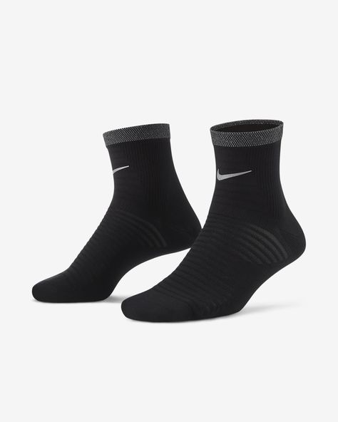 Nike Spark Lightweight Running Ankle Socks. Nike ID Nike Spark, Nike Noir, Socks Nike, Running Nike, Nordic Walking, Nike Id, Running Socks, Cool Socks, Ankle Socks