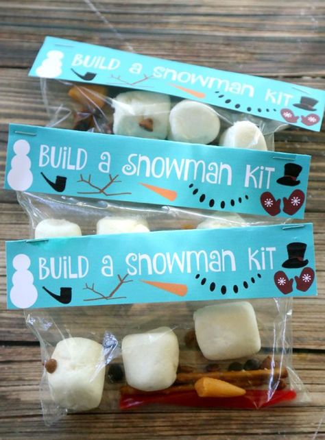 Snowman Kit, Christmas Party Activities, School Christmas Party, Fun Winter Crafts, Kids Christmas Crafts, Kids Christmas Party, Ge Bort, Christmas School, Winter Crafts For Kids