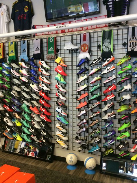 Glorious Shoe wall of the most recent soccer cleats and shoes. Football Gear Storage, Tali Leher Lelaki, Soccer Aesthetic, Shoe Store Design, Sports Storage, Shoe Stand, Women Soccer, Soccer Store, Futsal Shoes