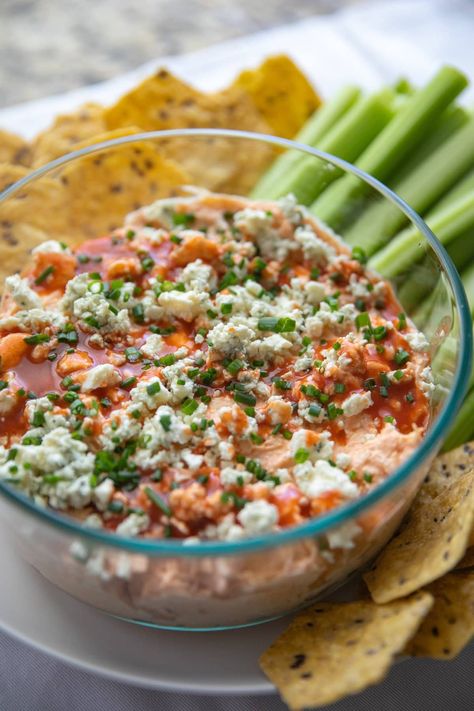 Macro Friendly Buffalo Chicken Dip Chicken Dip Recipe, Buffalo Chicken Dip Recipe, Chicken Dip, Chicken Dips, Buffalo Chicken Dip, Snacks For Work, Fresh Chives, Canned Chicken, Plain Greek Yogurt