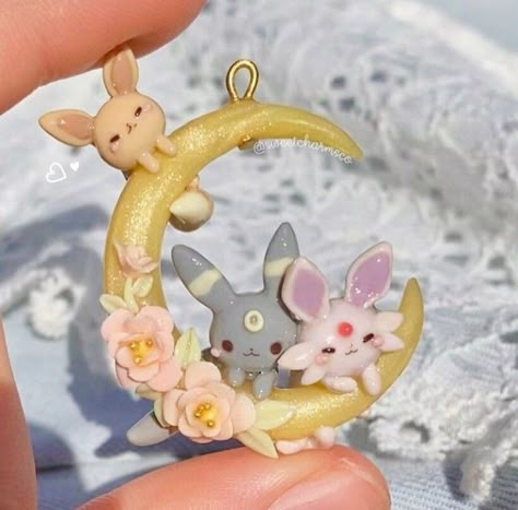 Clay Pokemon, Umbreon And Espeon, Clay Cute, Polymer Clay Kawaii, Clay Keychain, ดินปั้น Polymer Clay, Clay Diy Projects, Cute Polymer Clay, Cute Clay