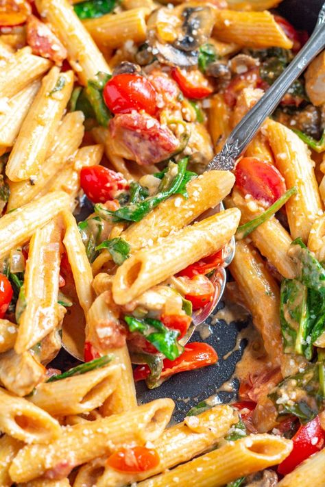 Pasta With Diced Tomatoes, Chicken Tomato Pasta, Pasta Dinner Ideas, Recipes With Diced Tomatoes, Chicken Penne Pasta, Penne Recipes, Penne Pasta Recipes, Tomato Pasta Recipe, Cherry Tomato Recipes