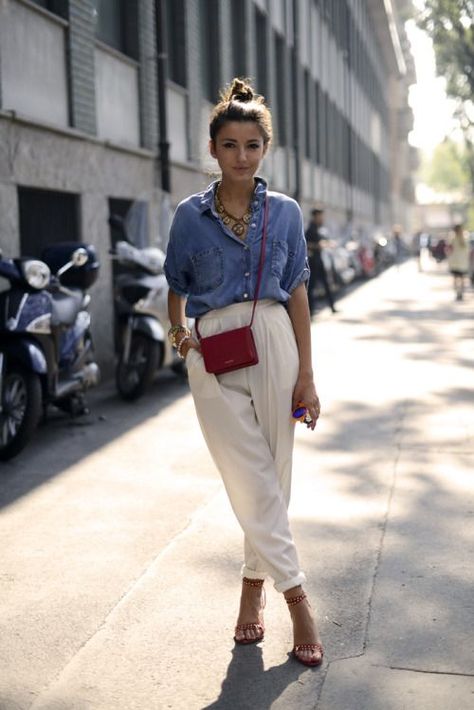 what-id-wear: What I’d Wear : The Outfit... | voguecloset | Bloglovin’ Looks Camisa Jeans, Blue Denim Shirt, Camisa Jeans, Red Purse, Baggy Clothes, Mode Jeans, Outfit Trends, Vogue Paris, White Pants