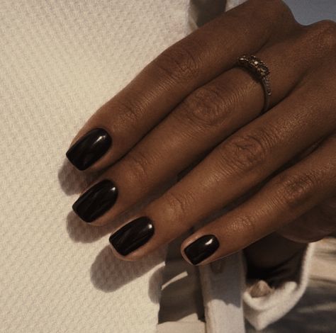 Gel Manicure Brown Skin, Black Gel Nails On Dark Skin, Gel Polish On Natural Nails Black Women, Black Nail Polish On Dark Skin, Short Gel Nails Dark, Short Gel Nails Black Women, Black Nails On Black Woman, Black Nails On Dark Skin, Dark Gel Nails Short